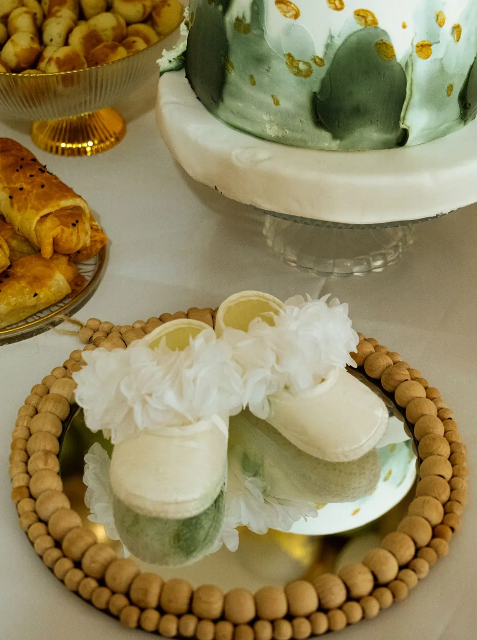 Кетъринг за погача на бебе 1 - бебешки буйки на поднос до сладкиши и празнична торта